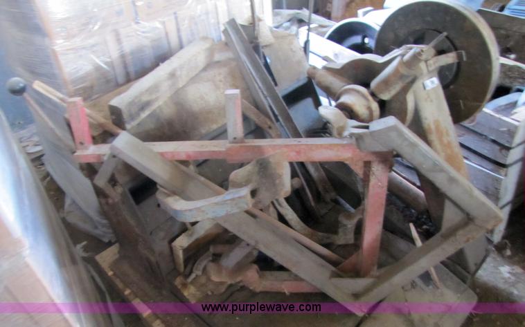 image for item 3608 Truck tire changer