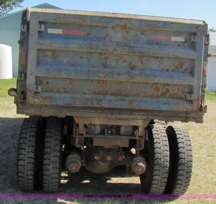 image for item 3610 1991 Ford L9000 dump truck with side snow plow