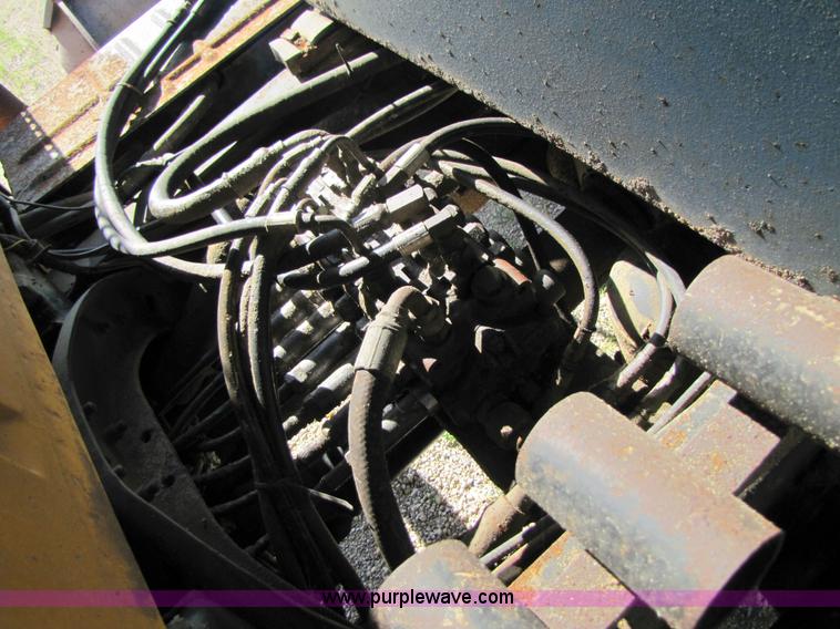 image for item 3610 1991 Ford L9000 dump truck with side snow plow