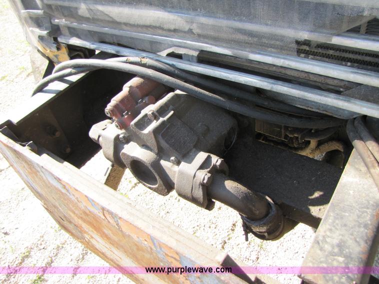 image for item 3610 1991 Ford L9000 dump truck with side snow plow