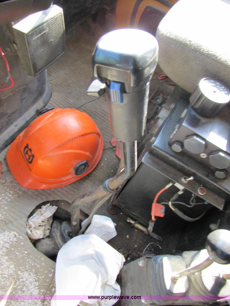 image for item 3610 1991 Ford L9000 dump truck with side snow plow