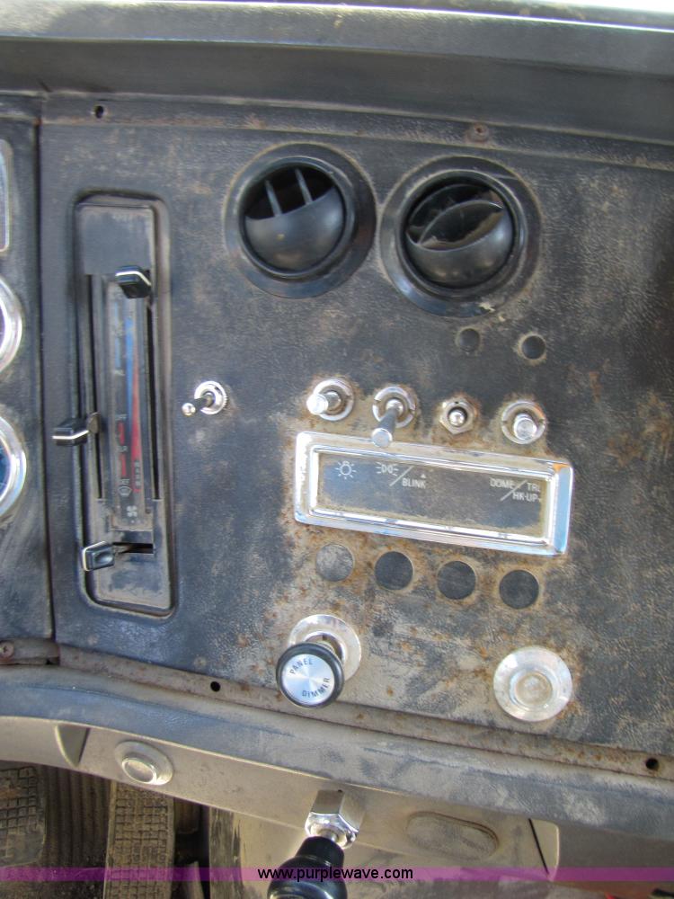 image for item 3610 1991 Ford L9000 dump truck with side snow plow