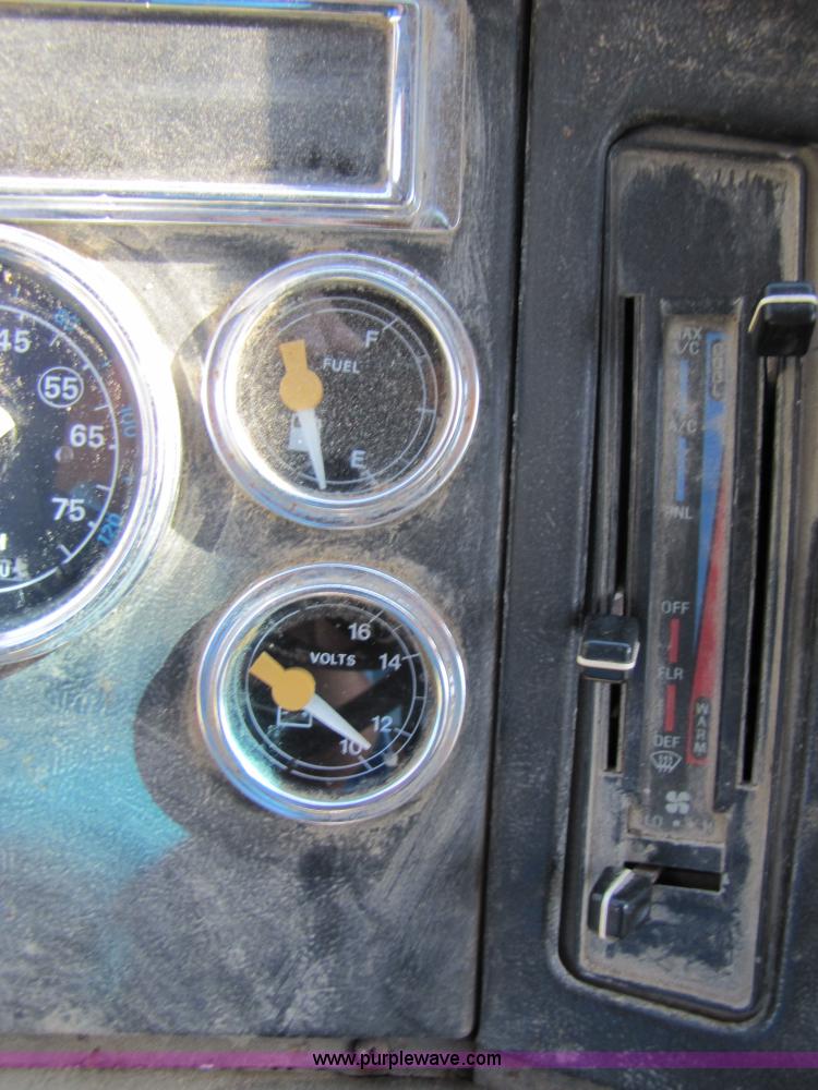 image for item 3610 1991 Ford L9000 dump truck with side snow plow