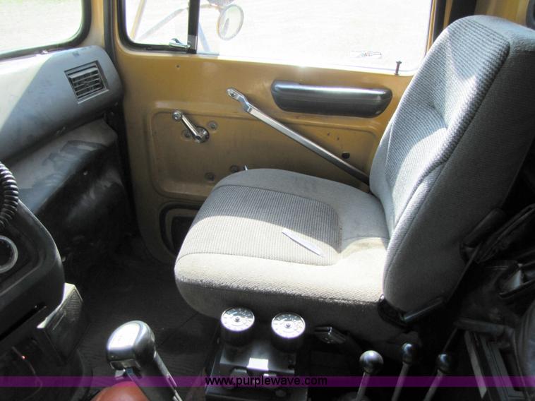 image for item 3610 1991 Ford L9000 dump truck with side snow plow