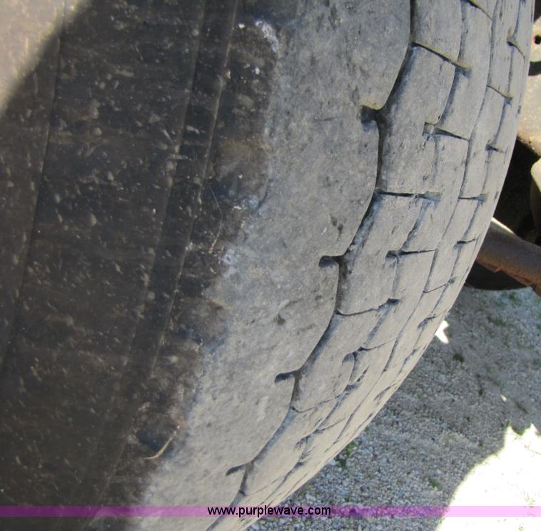 image for item 3610 1991 Ford L9000 dump truck with side snow plow