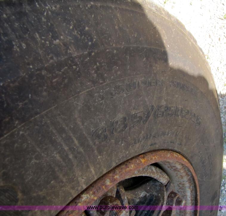 image for item 3610 1991 Ford L9000 dump truck with side snow plow