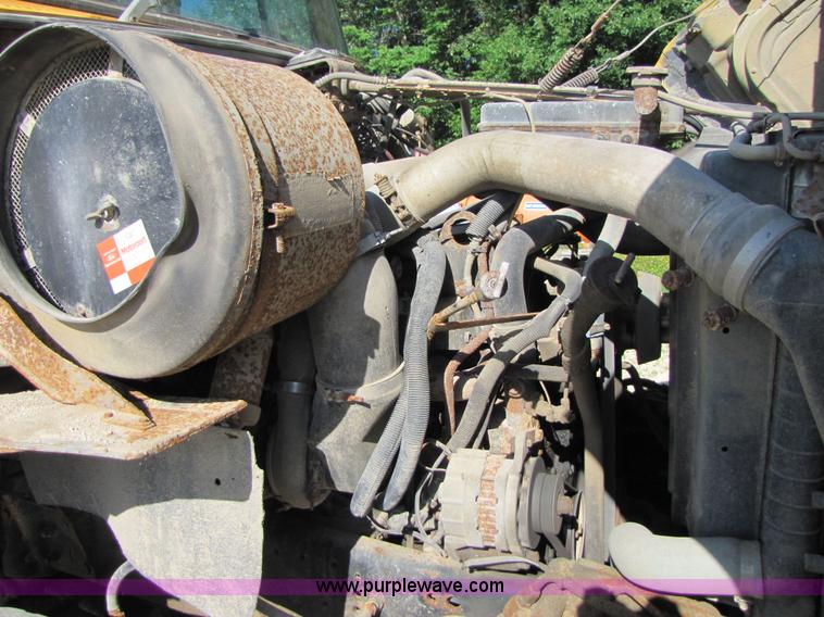 image for item 3610 1991 Ford L9000 dump truck with side snow plow