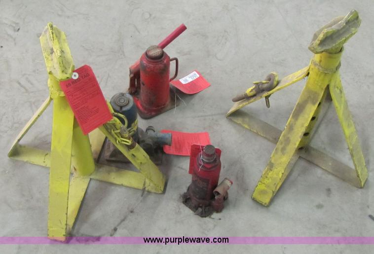 image for item 3620 Assorted jacks