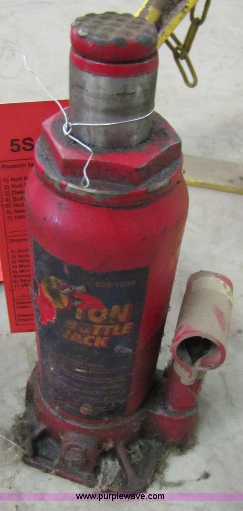 image for item 3620 Assorted jacks