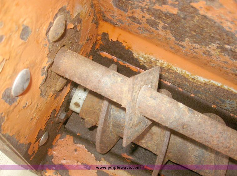 image for item 6893 Henderson 96XDDXLD salt and sand end gate spreader