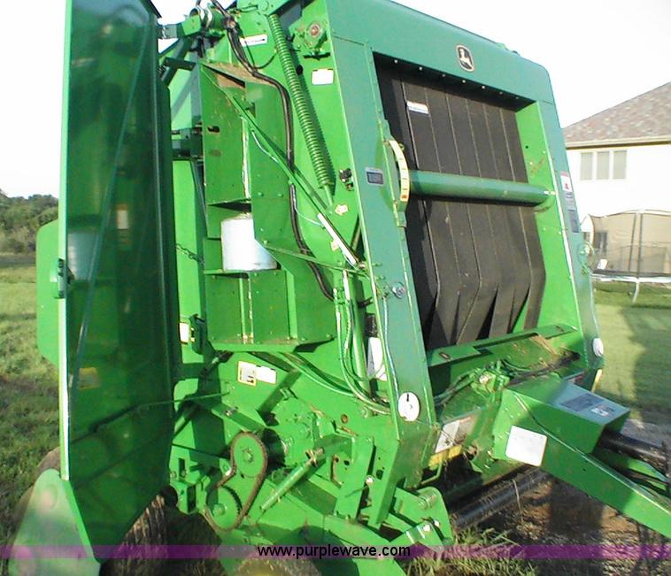 image for item 1001 2008 John Deere 568 baler