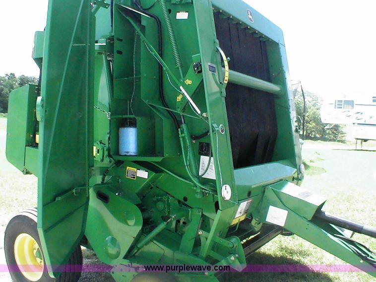 image for item 1001 2008 John Deere 568 baler