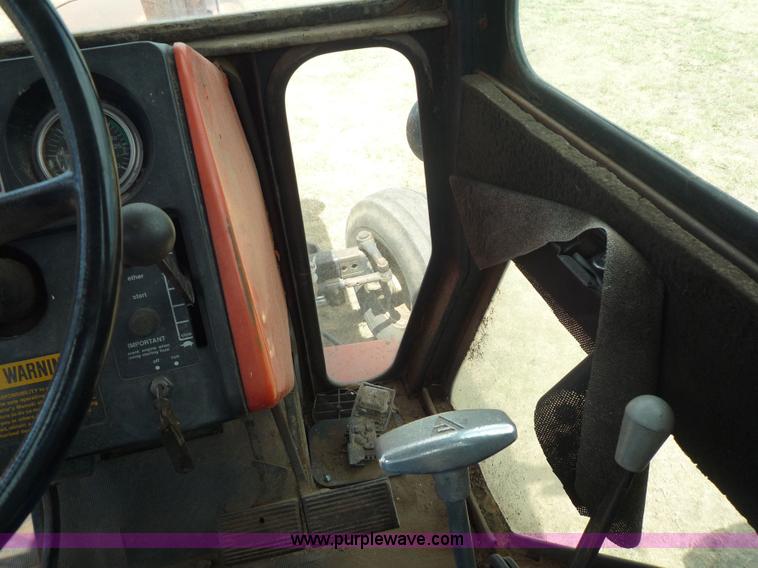 image for item 2162 1978 Allis Chalmers 7045 tractor