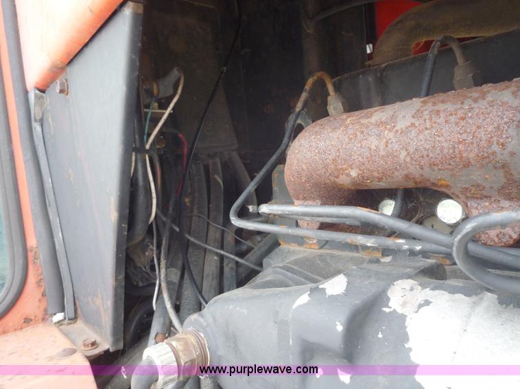 image for item 2162 1978 Allis Chalmers 7045 tractor