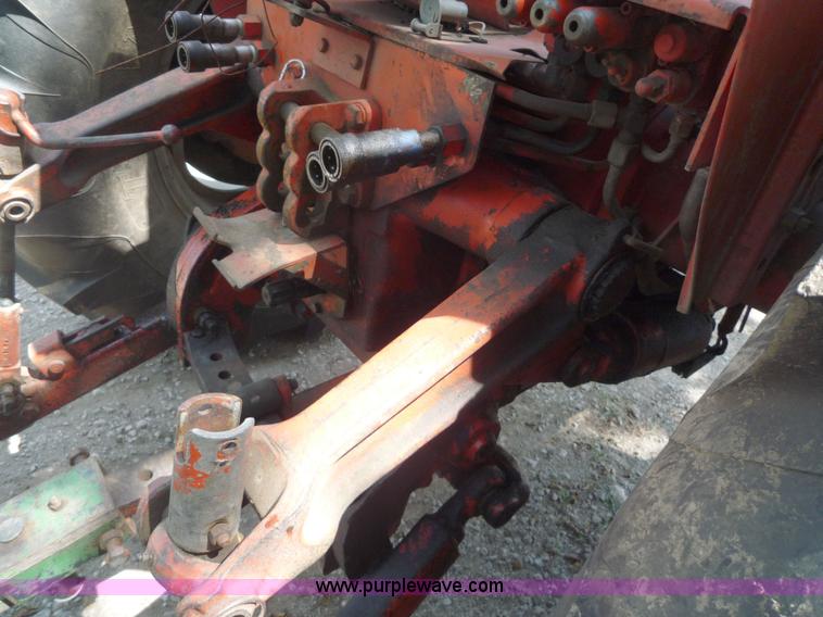 image for item 2172 Allis-Chalmers 180 tractor