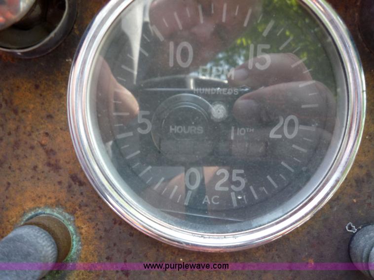 image for item 2172 Allis-Chalmers 180 tractor