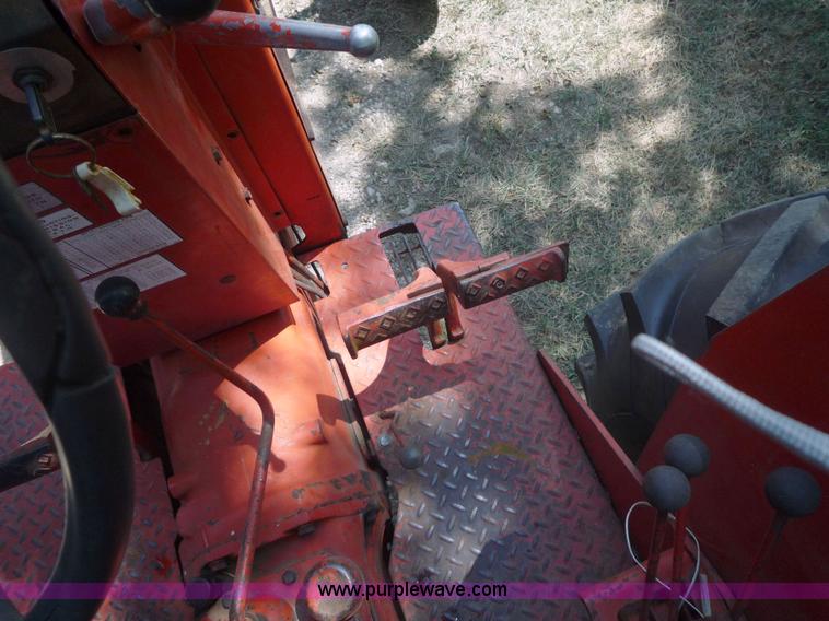 image for item 2172 Allis-Chalmers 180 tractor