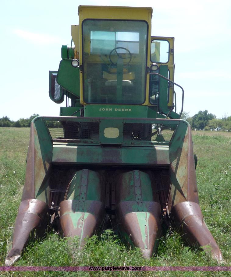 image for item 2177 John Deere 55 combine
