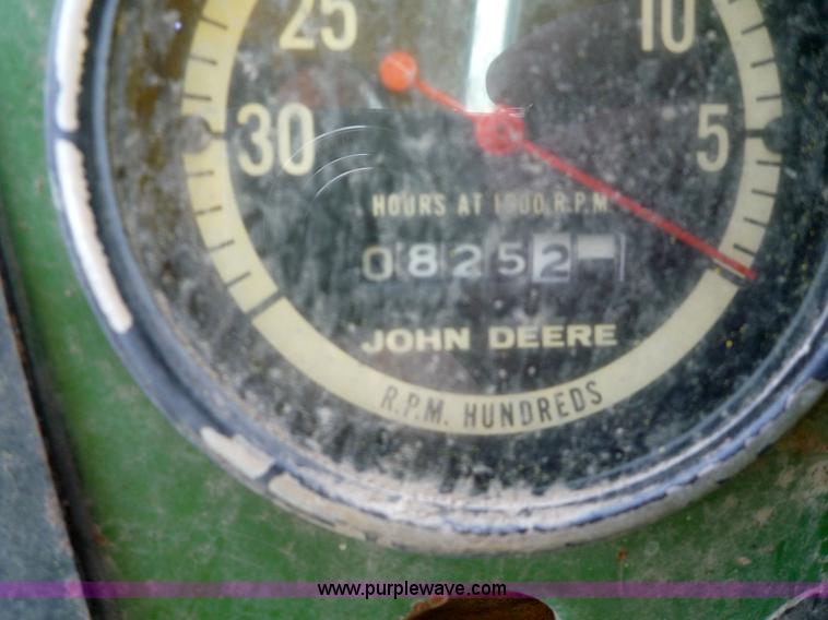 image for item 2177 John Deere 55 combine