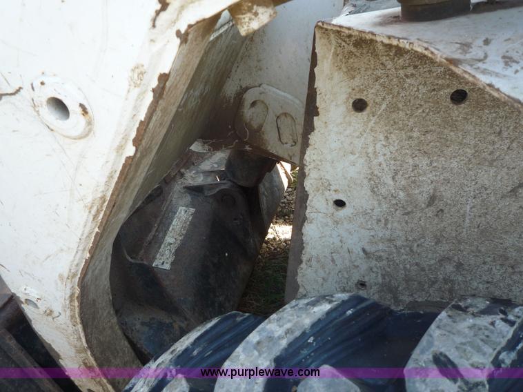image for item 2178 1999 Bobcat 763 skid steer