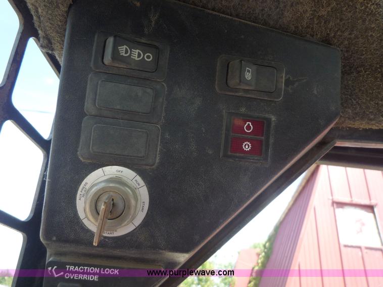 image for item 2178 1999 Bobcat 763 skid steer