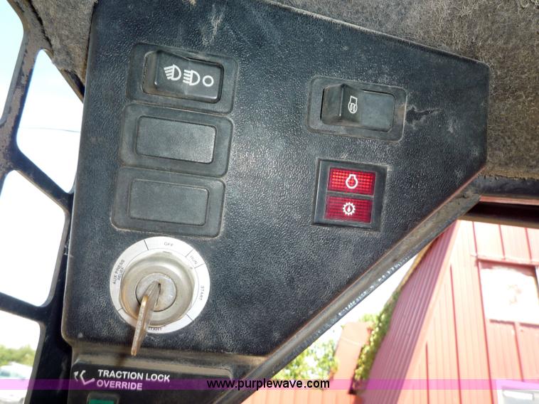 image for item 2178 1999 Bobcat 763 skid steer