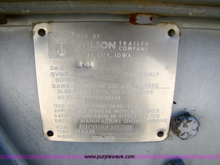image for item 2304 1985 Wilson AGH-700 grain trailer