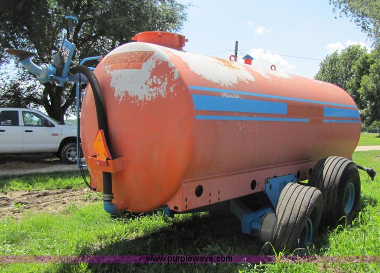 image for item 2307 1997 Betterbilt 3400 slurry spreader