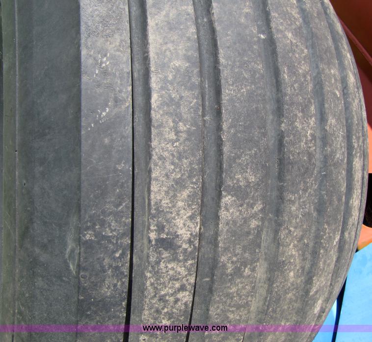 image for item 2307 1997 Betterbilt 3400 slurry spreader