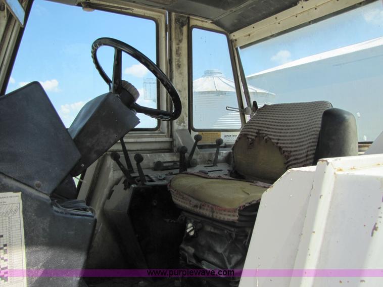 image for item 2309 1979 Case 2290 tractor