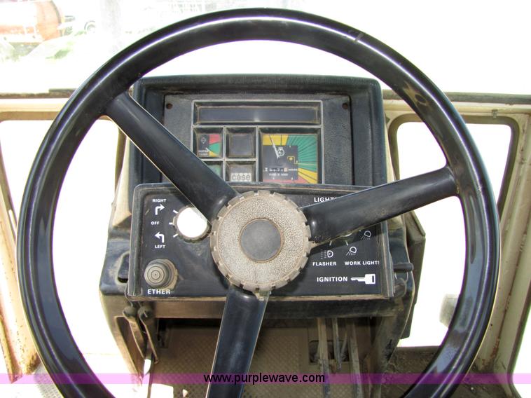 image for item 2309 1979 Case 2290 tractor
