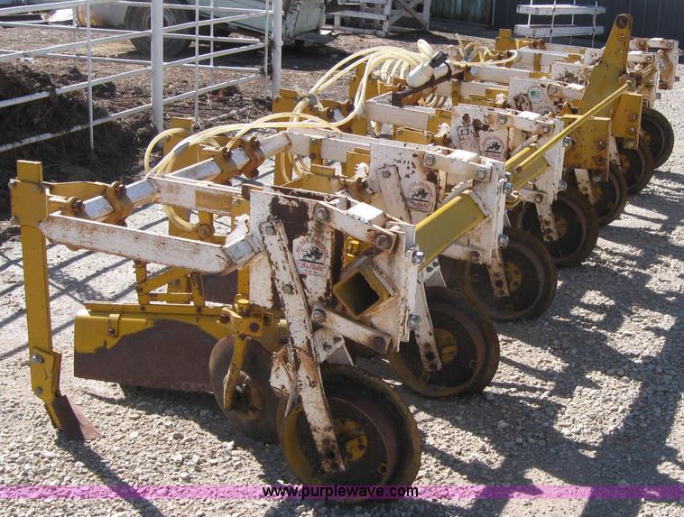 image for item 2531 Buffalo 4600 row crop cultivator