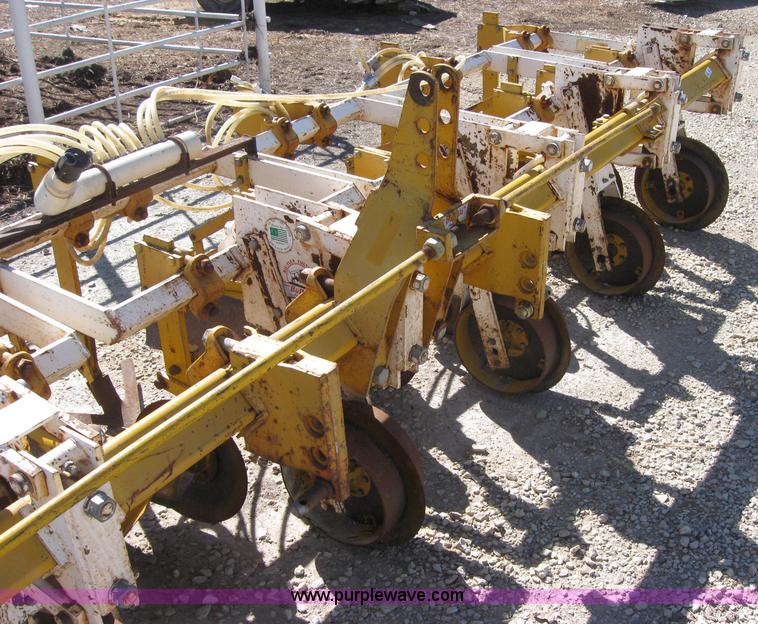 image for item 2531 Buffalo 4600 row crop cultivator