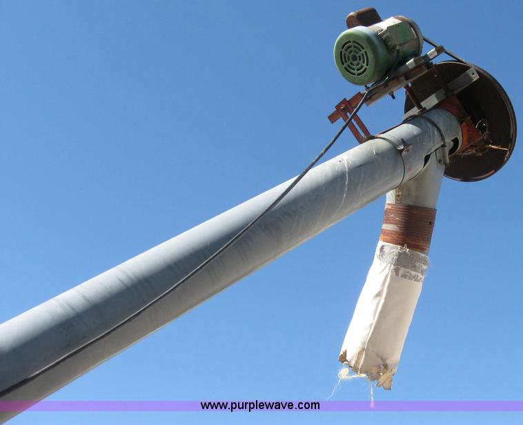image for item 2532 300 bushel grain bin with auger