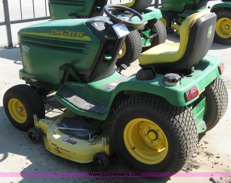 image for item 2591 2004 John Deere GT235 lawn mower