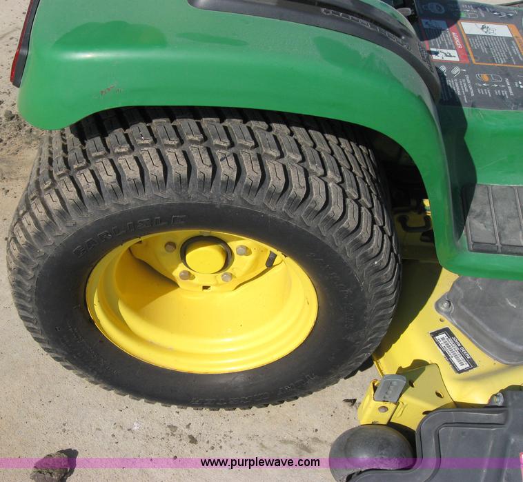 image for item 2591 2004 John Deere GT235 lawn mower