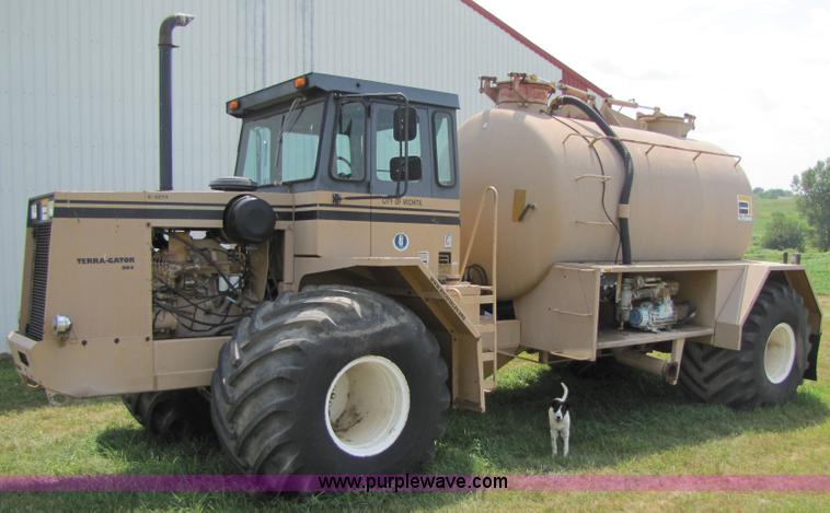 image for item 3003 1990 Ag-Chem TerraGator 004 field applicator