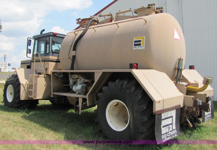 image for item 3003 1990 Ag-Chem TerraGator 004 field applicator
