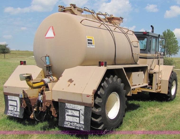 image for item 3003 1990 Ag-Chem TerraGator 004 field applicator