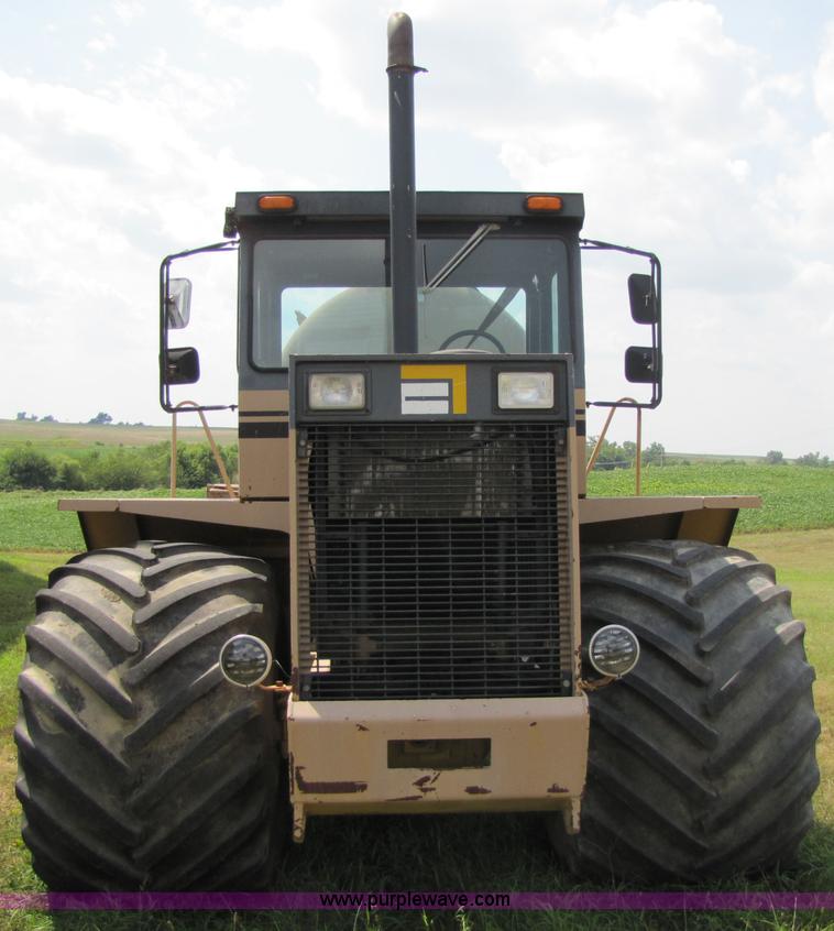 image for item 3003 1990 Ag-Chem TerraGator 004 field applicator