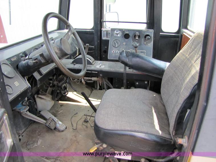 image for item 3003 1990 Ag-Chem TerraGator 004 field applicator