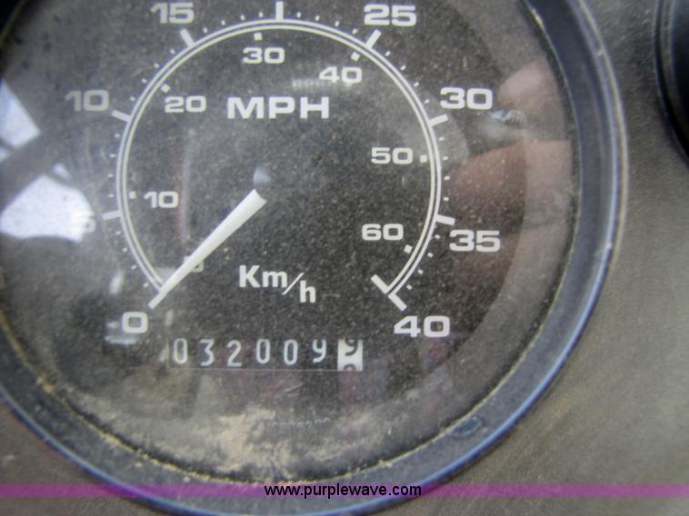 image for item 3003 1990 Ag-Chem TerraGator 004 field applicator