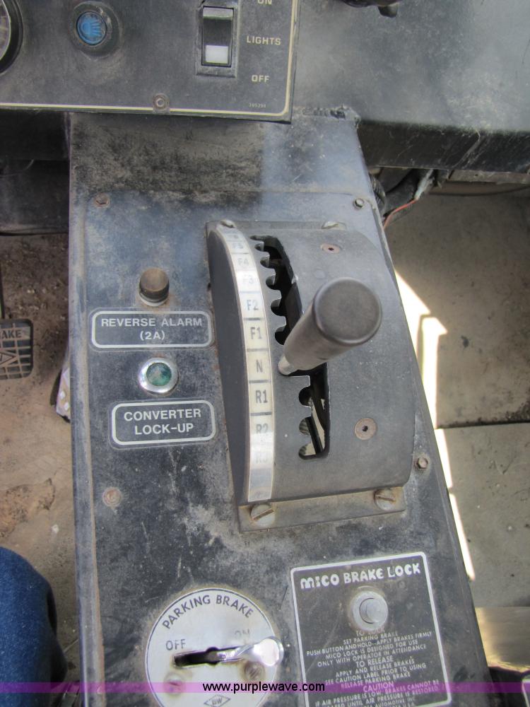 image for item 3003 1990 Ag-Chem TerraGator 004 field applicator