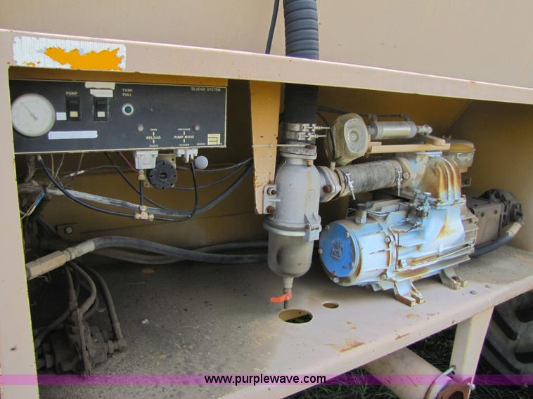 image for item 3003 1990 Ag-Chem TerraGator 004 field applicator