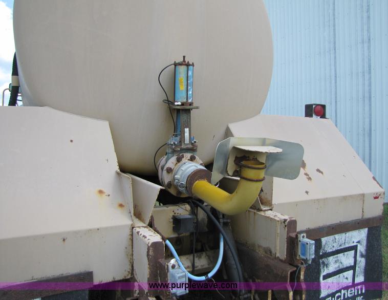 image for item 3003 1990 Ag-Chem TerraGator 004 field applicator