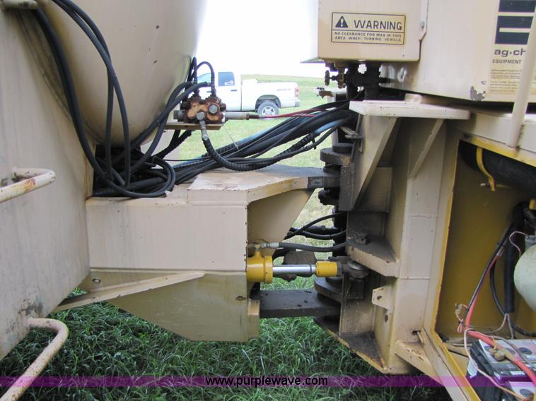 image for item 3003 1990 Ag-Chem TerraGator 004 field applicator