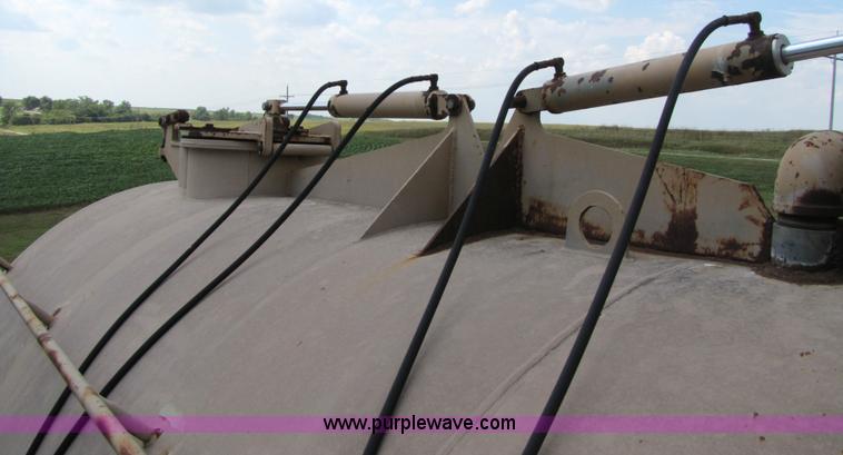 image for item 3003 1990 Ag-Chem TerraGator 004 field applicator