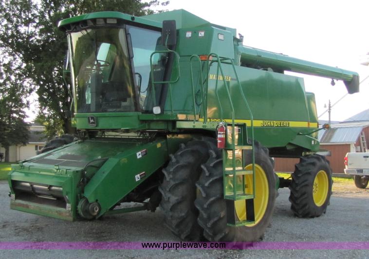 image for item 3011 1998 John Deere 9610 combine