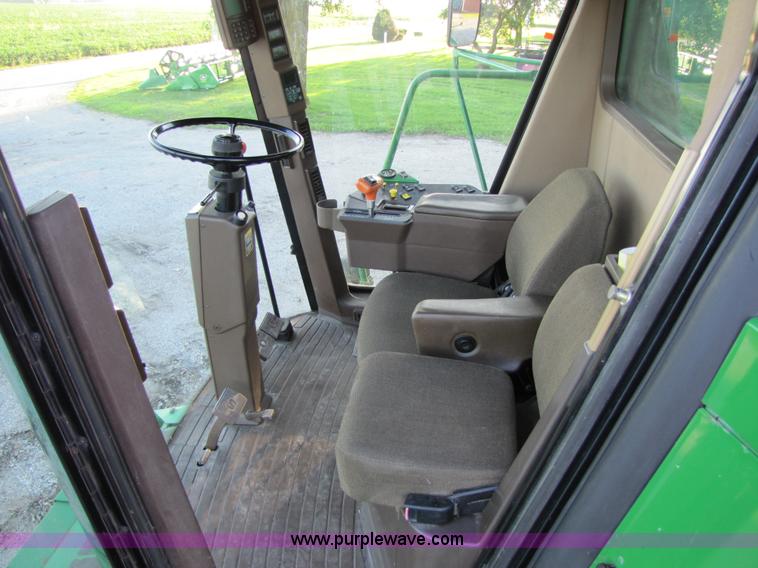 image for item 3011 1998 John Deere 9610 combine