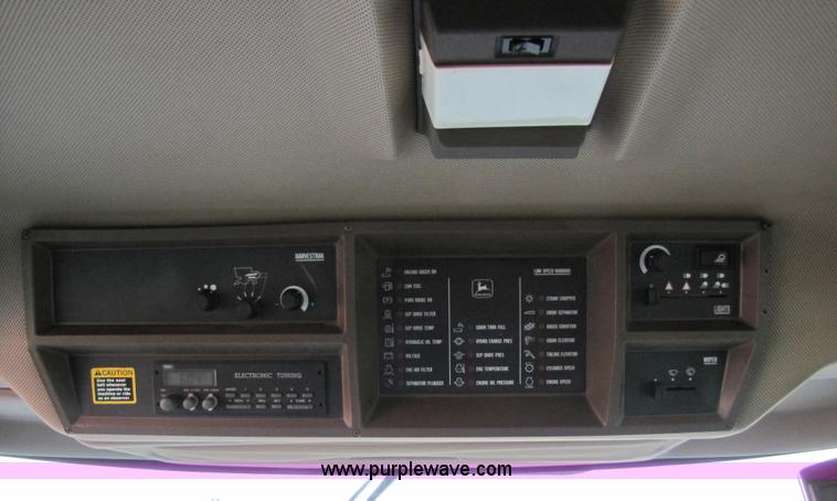 image for item 3011 1998 John Deere 9610 combine